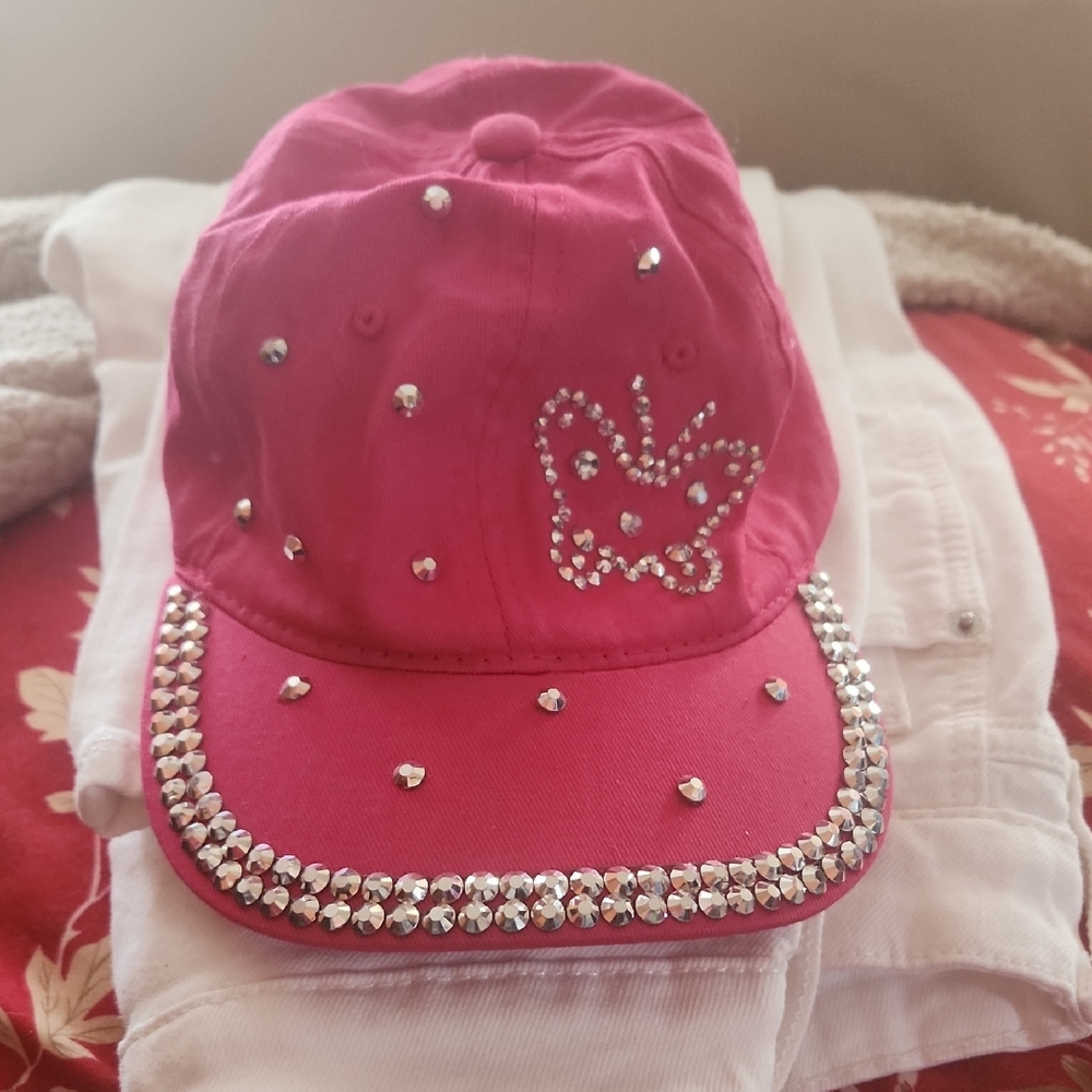 Q29 Bling bling pretty in pink cap w/dozens of "rhinestones" & butterfly all cot